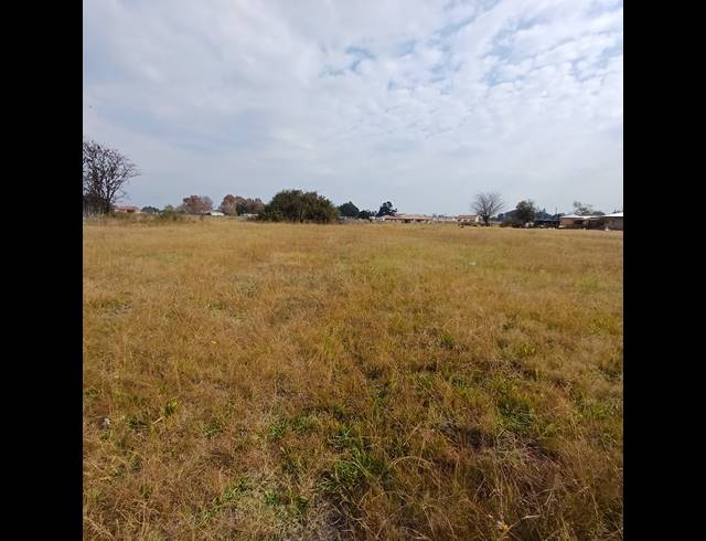 2,000M² VACANT LAND FOR SALE IN KOOKRUS